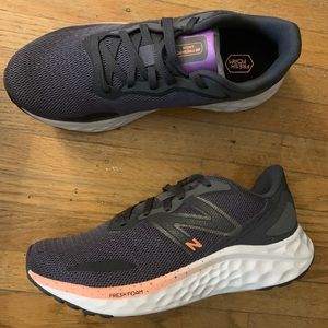 NIB: New Balance Fresh Foam running sneakers